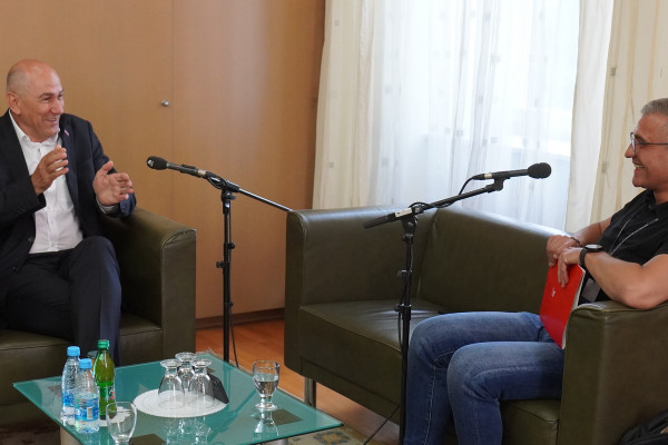 Janša za Radio Ognjišče o povolilnem dogajanju v Evropi in potrebi po predčasnih državnozborskih volitvah